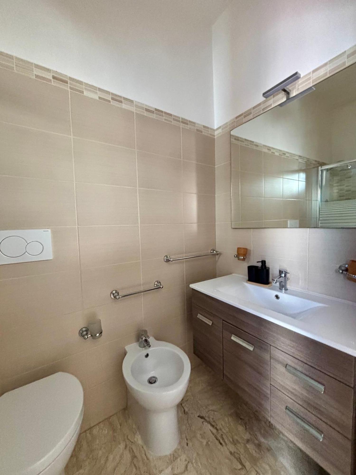 La Pergola Del Centro Apartment Brindisi Luaran gambar