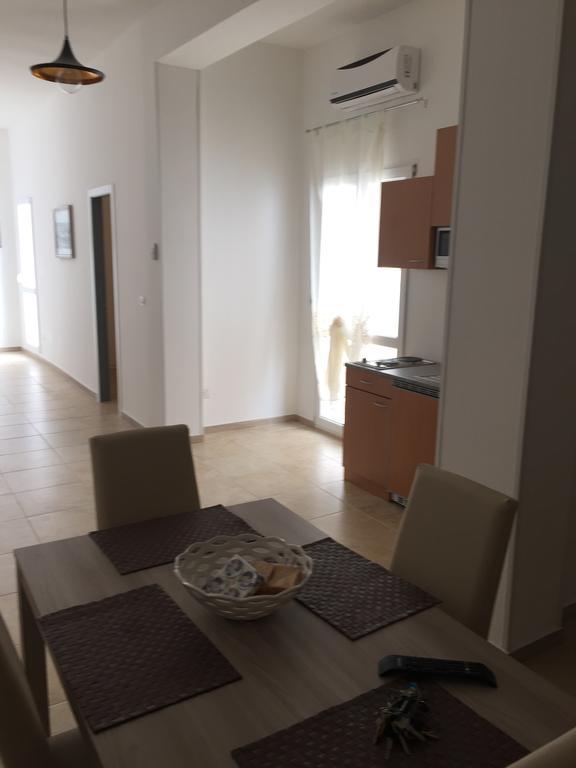 La Pergola Del Centro Apartment Brindisi Luaran gambar